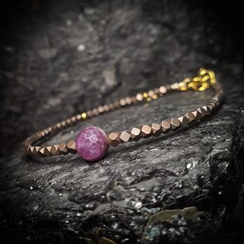 Bransoletka Hematyt z Rubinem